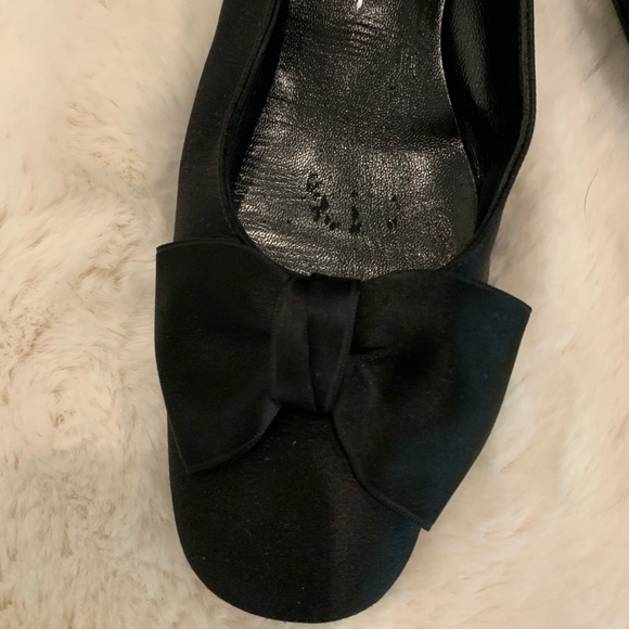 Salvatore Ferragamo Bowed Satin Flats - Picture 5 of 7